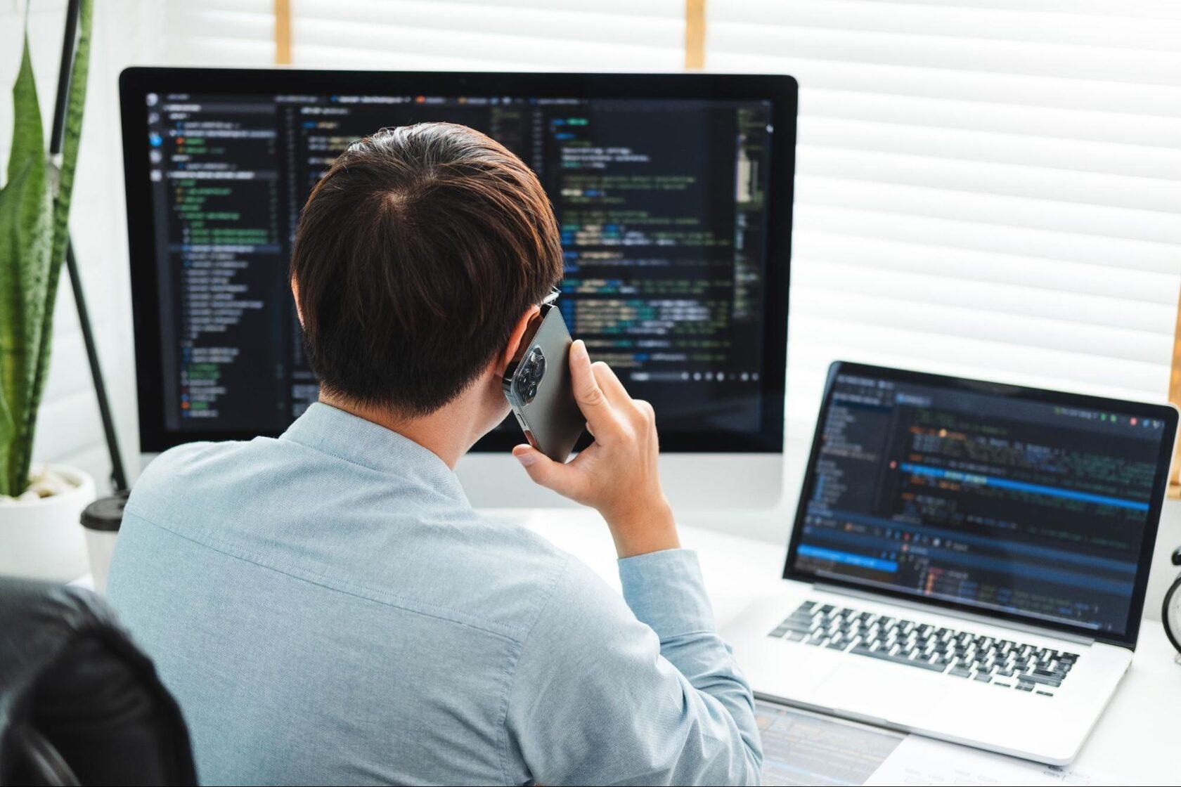 Potencia tu proyecto: Navega la elección de tecnologías y herramientas clave con expertos.